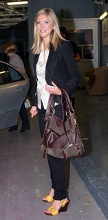 Lisa Faulkner feet photo 12