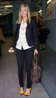 Lisa Faulkner feet photo 10
