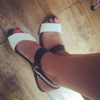 Lisa Faulkner feet photo 7