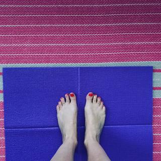 Lisa Faulkner feet photo 20