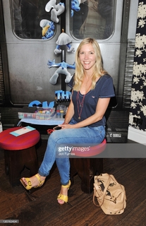 Lisa Faulkner feet photo 13