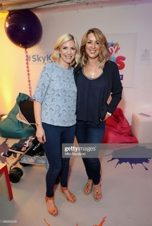 Lisa Faulkner feet photo 12