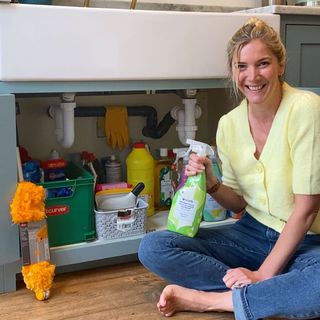 Lisa Faulkner feet photo 7