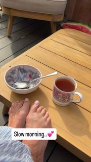Lisa Faulkner feet photo 1