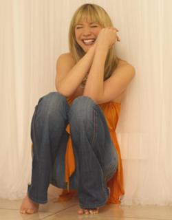 Lisa Faulkner feet photo 13