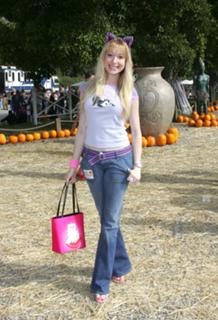 Lisa Foiles feet photo 8