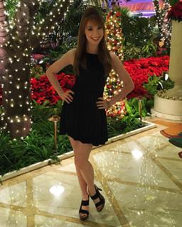Lisa Foiles feet photo 10