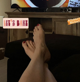 Lisa Foiles feet photo 7
