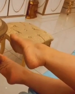 Lisa Fusco feet photo 4