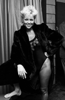 Lisa Hartman feet photo 12