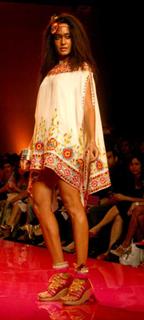 Lisa Haydon feet photo 3