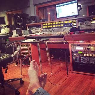 Lisa Jakub feet photo 9