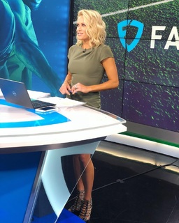 Lisa Kerney feet photo 4