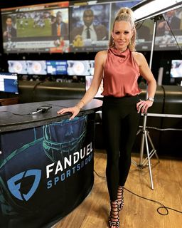 Lisa Kerney feet photo 11