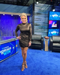 Lisa Kerney feet photo 7