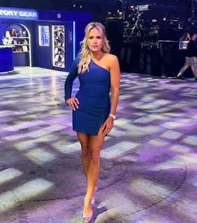 Lisa Kerney feet photo 12