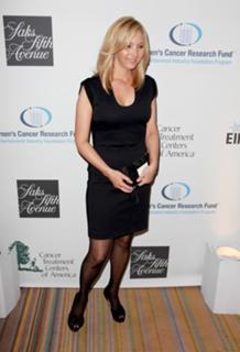Lisa Kudrow feet photo thumbnail