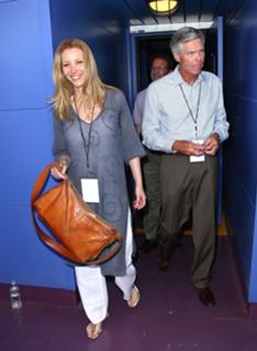 Lisa Kudrow feet photo thumbnail