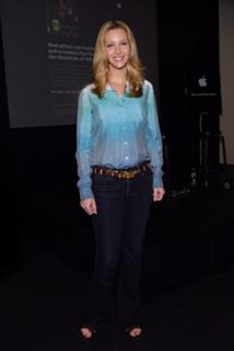 Lisa Kudrow feet photo thumbnail