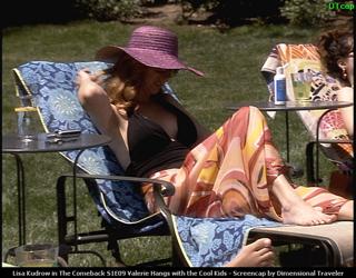 Lisa Kudrow feet photo thumbnail