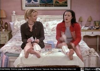 Lisa Kudrow feet photo thumbnail