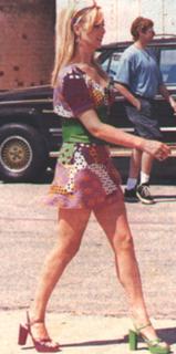 Lisa Kudrow feet photo thumbnail