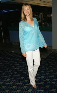 Lisa Kudrow feet photo thumbnail