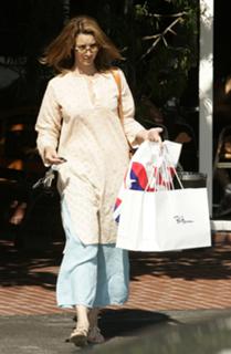 Lisa Kudrow feet photo thumbnail