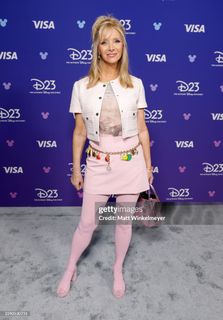 Lisa Kudrow feet photo 1