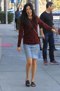 Lisa Ling feet photo thumbnail