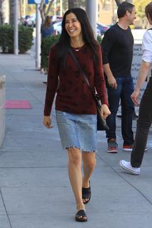 Lisa Ling feet photo thumbnail