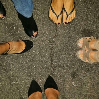 Lisa Ling feet photo thumbnail