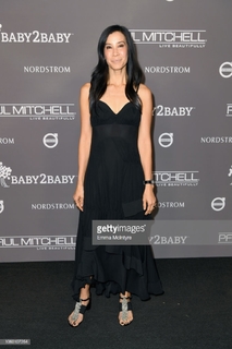 Lisa Ling feet photo thumbnail