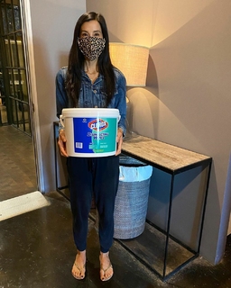 Lisa Ling feet photo thumbnail