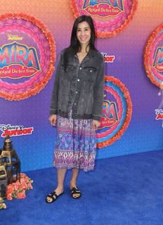 Lisa Ling feet photo thumbnail
