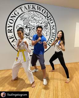Lisa Ling feet photo thumbnail
