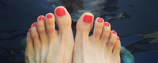 Lisa Ling feet photo thumbnail
