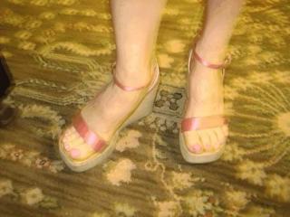 Lisa Loeb feet photo 17