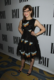 Lisa Loeb feet photo 16