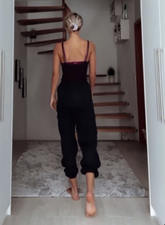 Lisa Mantler feet photo 5