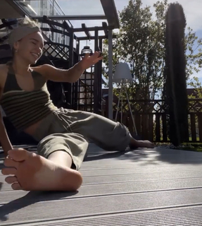 Lisa Mantler feet photo 11