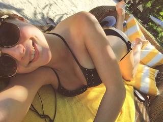 Lisa-Marie Koroll feet photo thumbnail