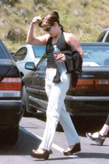 Lisa Marie Presley feet photo thumbnail