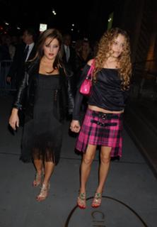 Lisa Marie Presley feet photo thumbnail