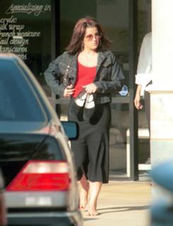 Lisa Marie Presley feet photo thumbnail