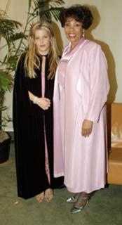 Lisa Marie Presley feet photo thumbnail