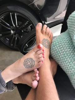 Lisa Marie Presley feet photo thumbnail