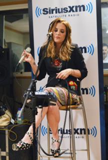 Lisa Marie Presley feet photo thumbnail