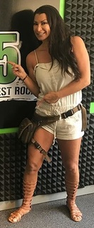 Lisa Marie Varon feet photo thumbnail