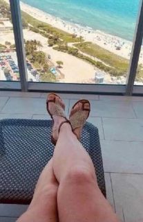 Lisa Marie Varon feet photo thumbnail